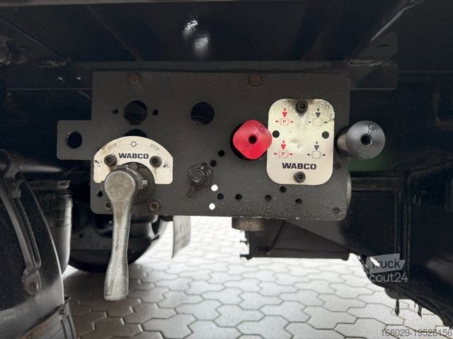 Auflieger mit Pritsche & Plane Wiese Mega Schiebeplane mit Dhollandia Rampe 9t