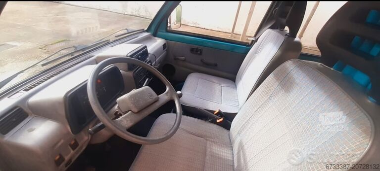 Kleinbus Piaggio Porter