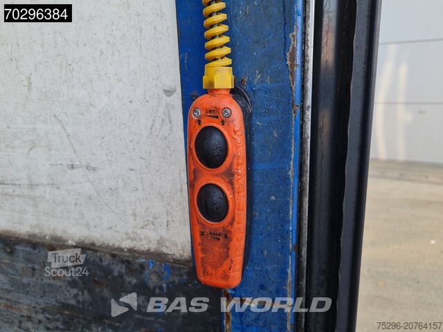 čemodāns DAF LF 210 LF 4X2 12t NL-Truck 2000kg Ladebordwand ...