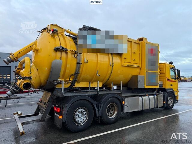 Vacuum truck Volvo FM 6x2 supersuction w/ Disab body 1 owner car