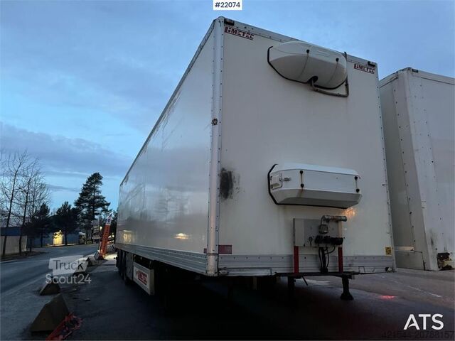 čemodāns Limetec semi-trailer with full side opening.