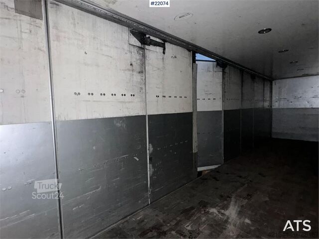 čemodāns Limetec semi-trailer with full side opening.