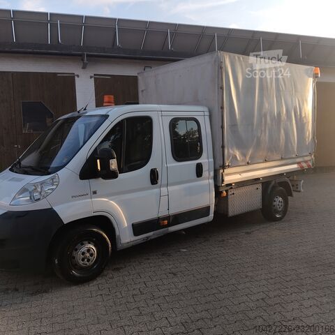 Tovornjak z odprtim kesonom in dvojno kabino Peugot Boxer 250 D