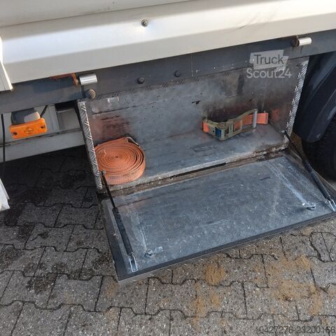 Tovornjak z odprtim kesonom in dvojno kabino Peugot Boxer 250 D