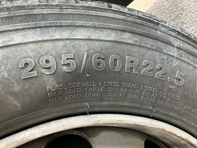 Değiştirilebilir kasalı kamyon BC 182