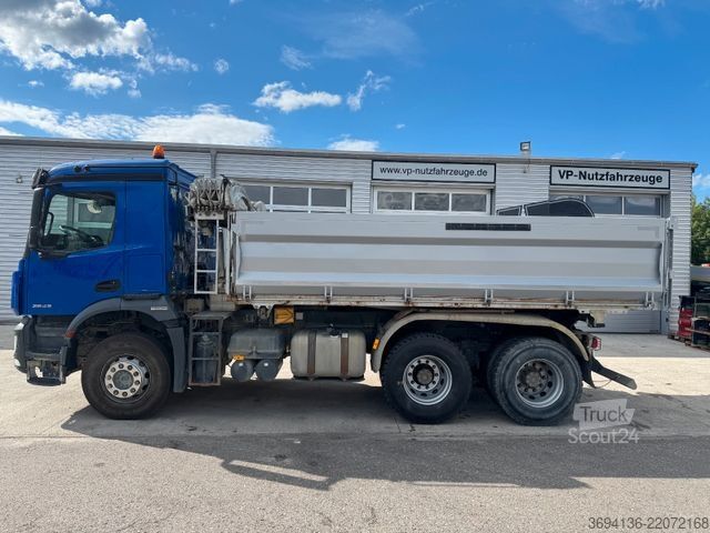 Tresidig tipplastbil MERCEDES-BENZ Arocs 2643 K 6x4 Schwarzmüller 3.S.Kipper