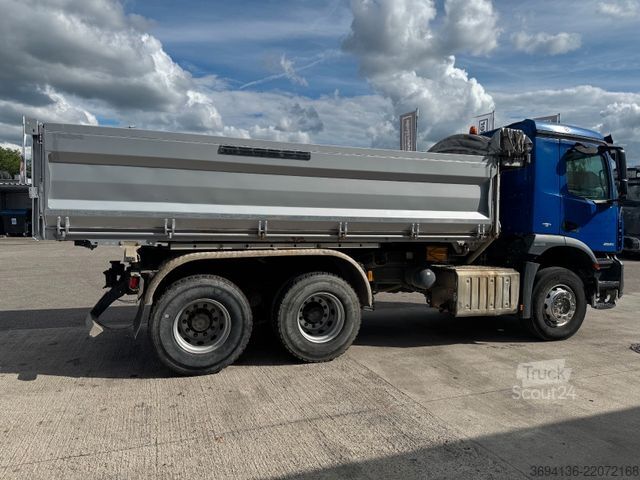 Tresidig tipplastbil MERCEDES-BENZ Arocs 2643 K 6x4 Schwarzmüller 3.S.Kipper