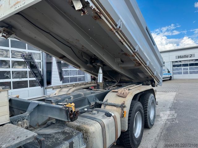 Tresidig tipplastbil MERCEDES-BENZ Arocs 2643 K 6x4 Schwarzmüller 3.S.Kipper