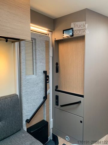 Félintegrált lakóautó BÜRSTNER CAMPEO TD 690 G Freistaat Edition