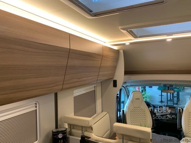 Félintegrált lakóautó BÜRSTNER B 66 TD 690 G