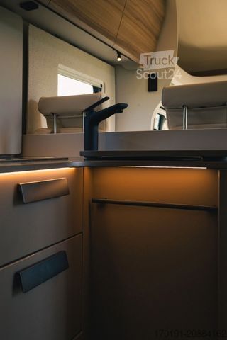 Polintegriran avtodom BÜRSTNER Lyseo TD 690 B66 Sondermodell AUTOMATIK