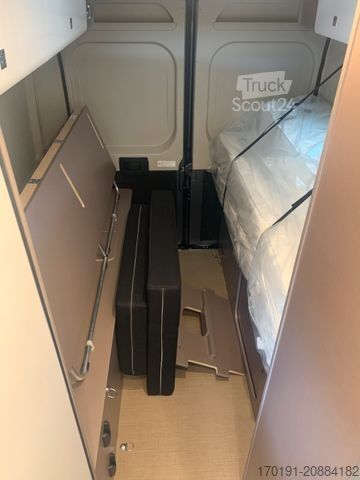 Lakóautó BÜRSTNER ELISEO C 642