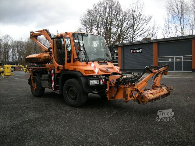 Nákladní automobil Mercedes-Benz Unimog U400
