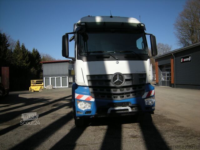 Nákladní automobil Mercedes-Benz AROCS 1843