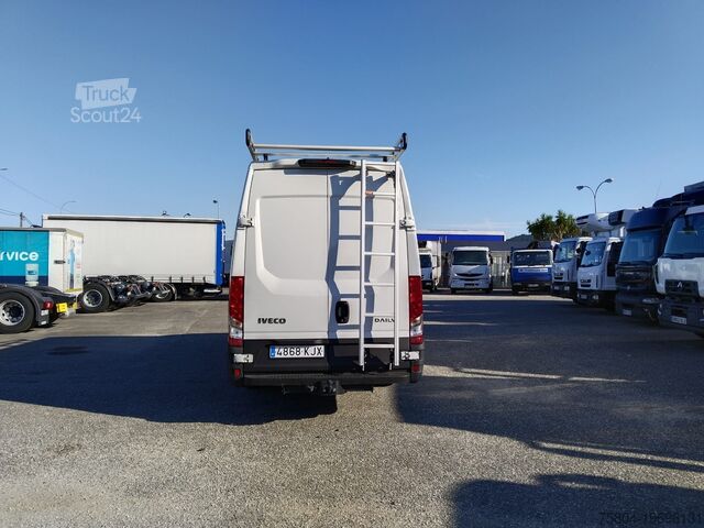 Furgonetă cu cutie Iveco DAILY 35S18
