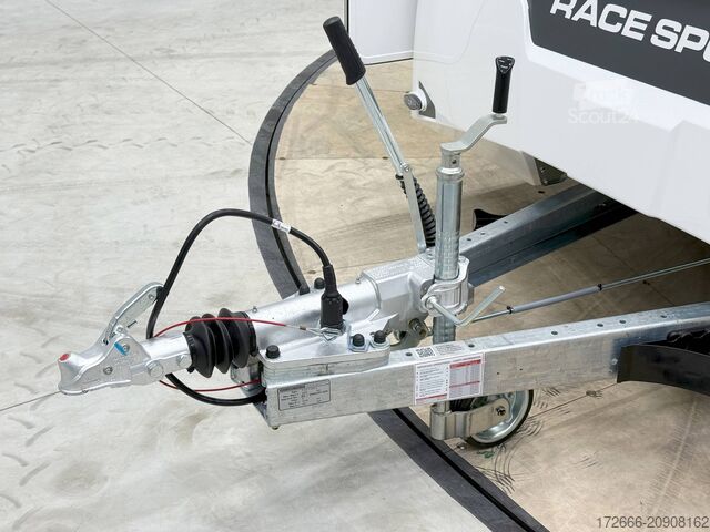 Furgon samochodowy do przewozu aut Brian James Trailer RACE SPORT 341-5521-35-2-12-W 550X210X196CM 3500KG GESCHLOSSENER AUTOTRAILER | WEISS