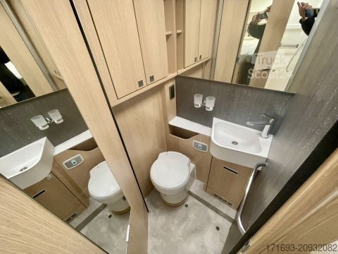 Integrovaný obytný vůz Hymer/Eriba B-Klasse ML I 780 BlackLine MESSE ANGEBOTE ON TOP