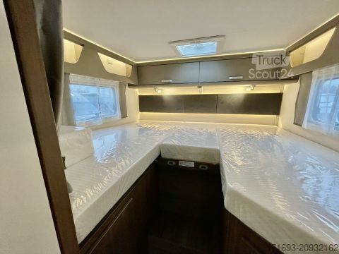 Daļēji integrēta kemperis Carado T 338 MESSE ANGEBOTE ON TOP