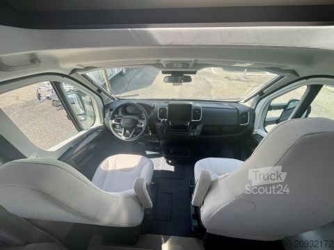 Caravana semiintegrada Bürstner Lyseo TD 727 G Harmony Line MESSE ANGEBOTE ON TOP