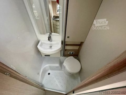 Caravana semiintegrada Bürstner Lineo T 690 G MESSE ANGEBOTE ON TOP