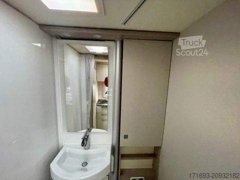 Caravana semiintegrada Bürstner Lineo T 690 G MESSE ANGEBOTE ON TOP