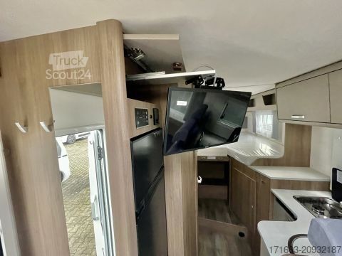 Integrētais kemperis Carado I 338 pro+ MESSE ANGEBOTE ON TOP