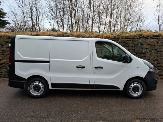 Panelová dodávka OPEL Vivaro B 2.9 L1H1 Kasten Klima Navi PDC Sortimo