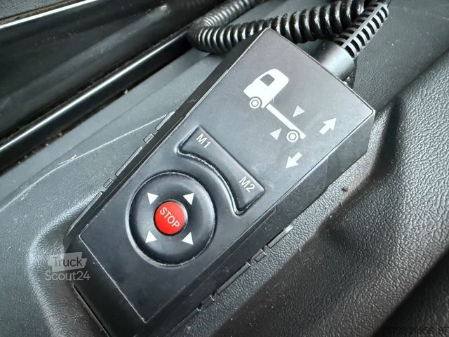 Furgão frigorífico MERCEDES-BENZ Atego 821 L Kühlkoffer/ThermoKing V500/Klima