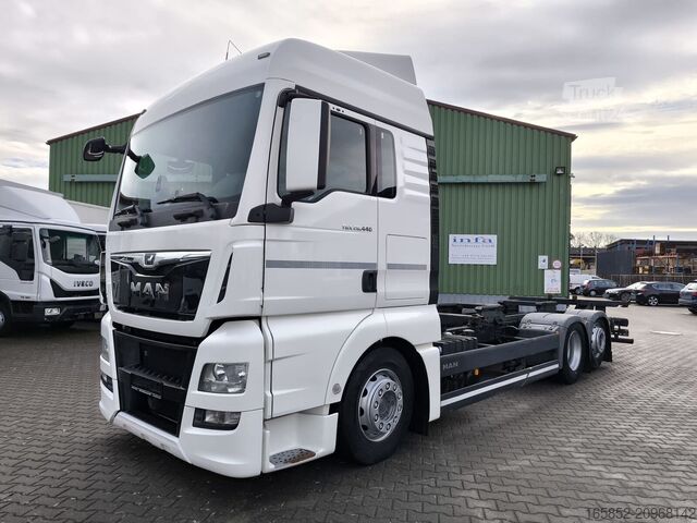 Važiuoklė su kabina MAN TGX 26.440