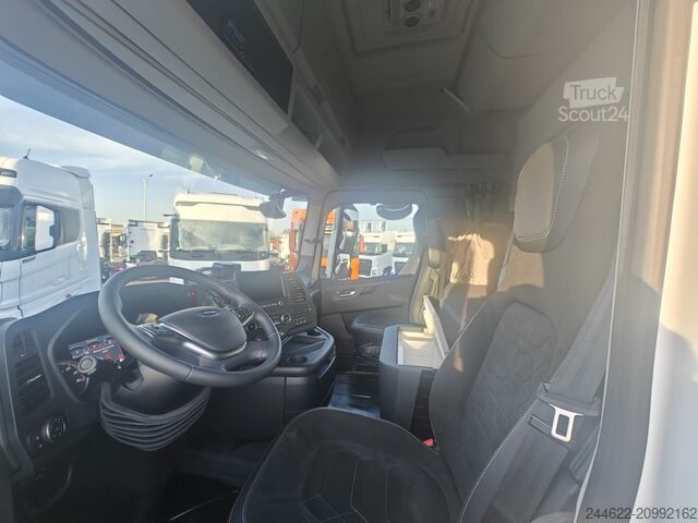 Tracteur routier standard Ford Truck F-Max