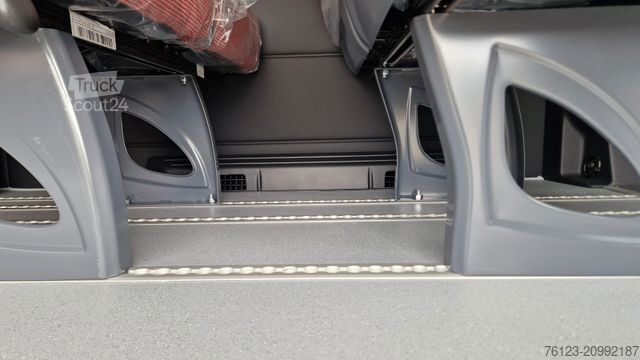 Minibus MERCEDES-BENZ Sprinter Lord Light 22 Sitzer 5 x Lagerfahrzeug