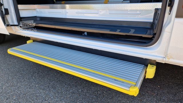 Minibus MERCEDES-BENZ Sprinter Lord Light 22 Sitzer 5 x Lagerfahrzeug