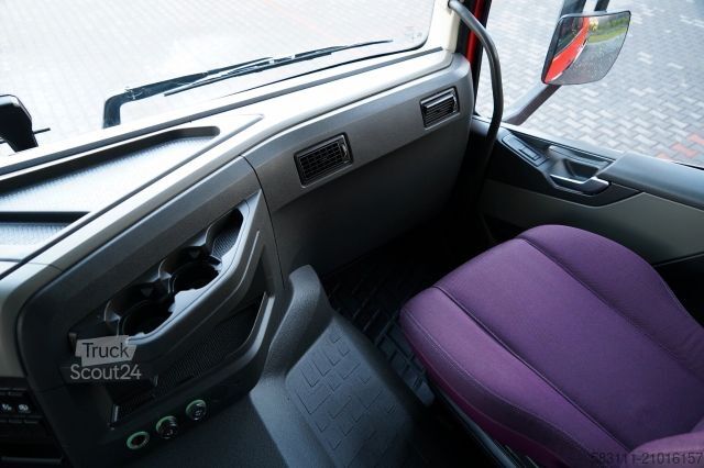 Τυπική μονάδα τράκτορα VOLVO FM 430 / PE?NY ADR / WAGA: 6 500 KG / NISKA KABI