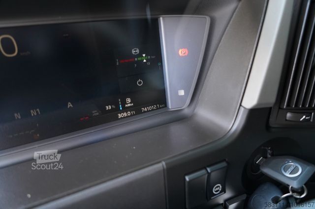 Τυπική μονάδα τράκτορα VOLVO FM 430 / PE?NY ADR / WAGA: 6 500 KG / NISKA KABI