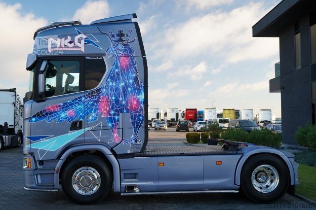 Standard tractor unit SCANIA S 580 / V8 / ORGINALNA EDYCJA LIMITED / NR 010 /