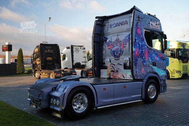 Standard tractor unit SCANIA S 580 / V8 / ORGINALNA EDYCJA LIMITED / NR 010 /