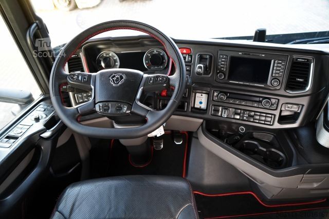 Standard tractor unit SCANIA S 580 / V8 / ORGINALNA EDYCJA LIMITED / NR 010 /