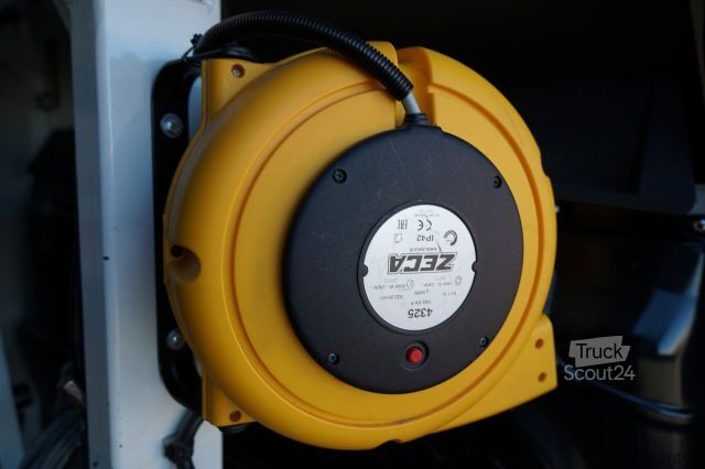 Vrachtwagenhoogwerker IVECO DAILY 70-180 / PODNO?NIK KOSZOWY - 16 m / BLASZ