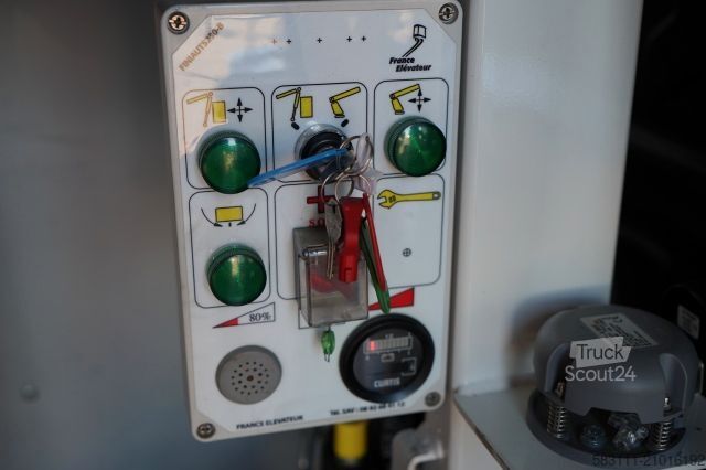 Vrachtwagenhoogwerker IVECO DAILY 70-180 / PODNO?NIK KOSZOWY - 16 m / BLASZ