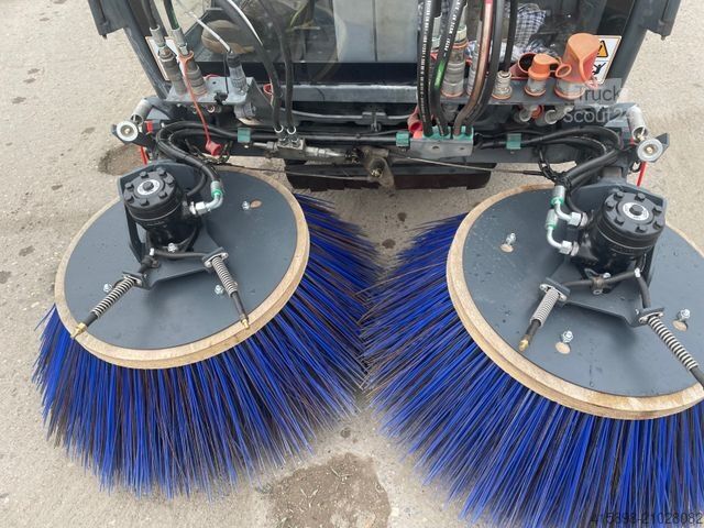 Veegmachine HAKO Hako Citymaster 1250 4x4 Kehrmaschine