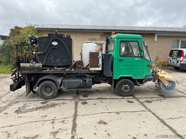 Fourgon personnalisé MULTICAR Multicar WEIRO Bitumspritze/ TEER Asphalt