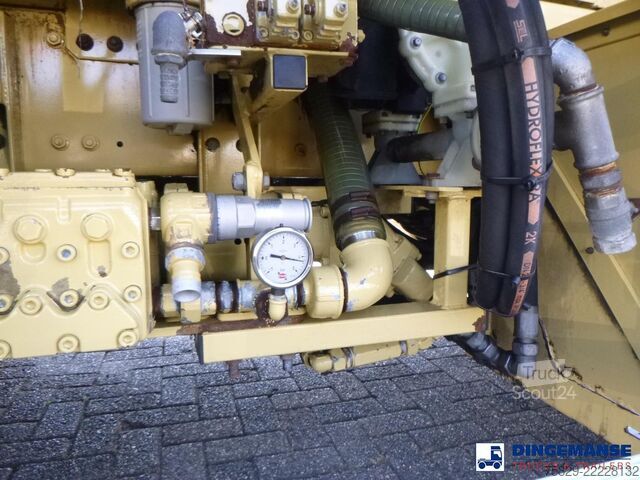 Sací vozidlo Renault D 26 Wide 6x2 vacuum tank 11 m3