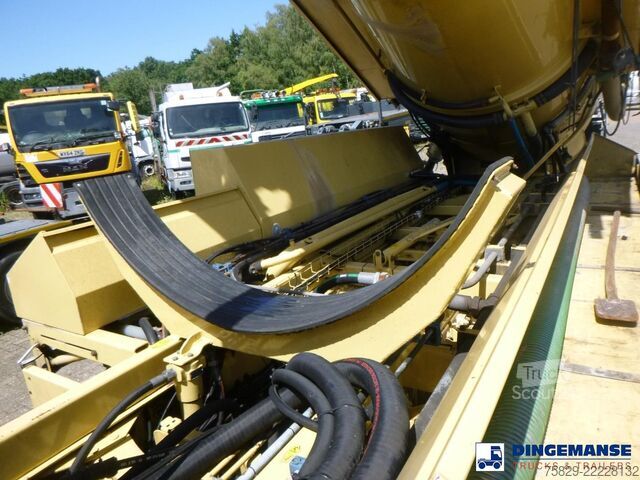 Sací vozidlo Renault D 26 Wide 6x2 vacuum tank 11 m3