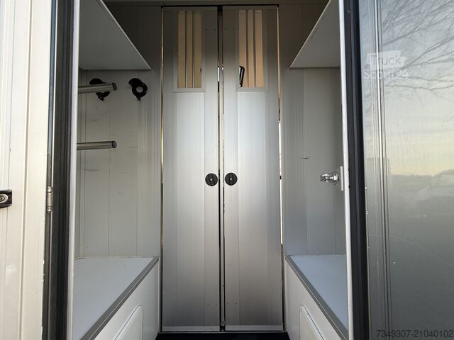 Paarden transport RENAULT MASTER PAARDENWAGEN | HORSETRUCK | ROELOFSEN | ...