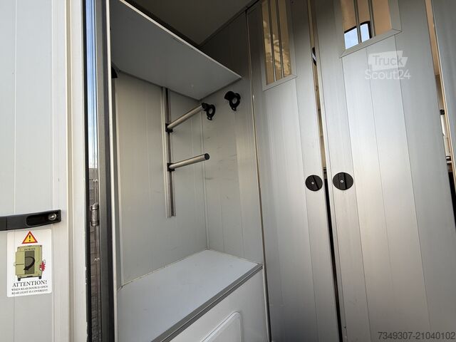 Paarden transport RENAULT MASTER PAARDENWAGEN | HORSETRUCK | ROELOFSEN | ...