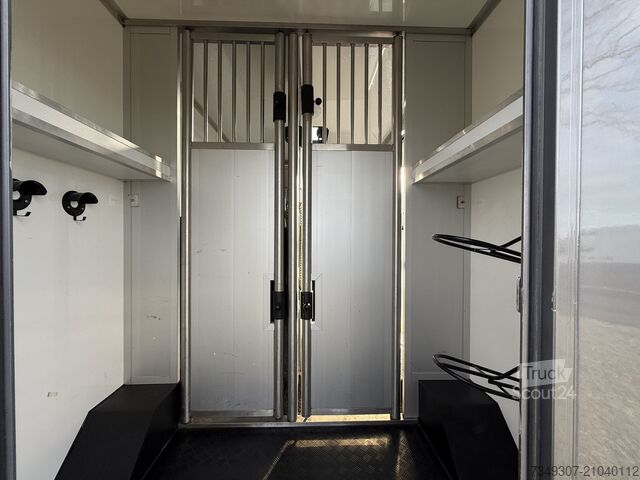 Paarden transport RENAULT MASTER PAARDENWAGEN | HORSETRUCK | TVW | STALLI...