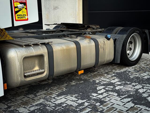 Tracteur standard / tracteur mega Mercedes-Benz Actros 1840