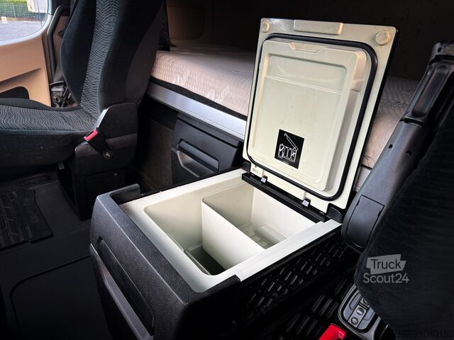 Tracteur standard / tracteur mega Mercedes-Benz Actros 1840