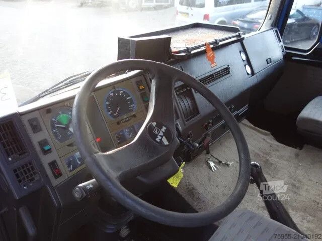 Suction vehicle MAN 18-272 MANUAL POMP 6 CIL VACUUM TOILET TRUCK,19...