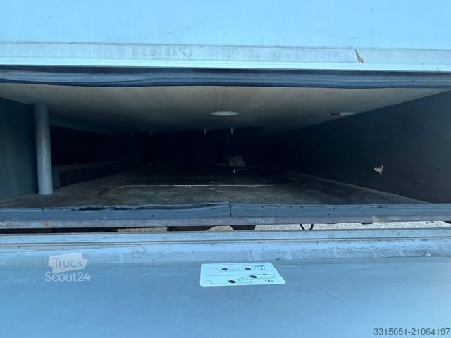 Kamper zintegrowany KNAUS Sun Liner 604 Markise+Solar+Sat TV